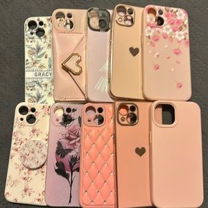 Lots of iPhone 13 cases